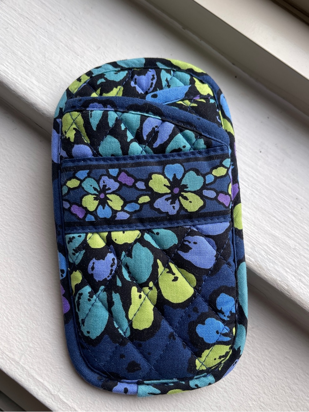 Vera Bradley Soft Quilted Sunglasses Case Sleeve Indigo Pop Floral Pattern
